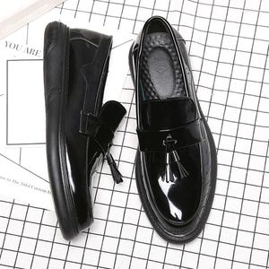 Dress Shoes Big Size 38-44 Men Slip On Creepers British Style Tassel Patent Leather Platform Loafers Thick Sole Driving FlatsDress