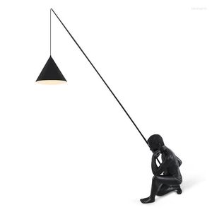 Lampy podłogowe Postmodernistyczne minimalistyczne modelowanie lampy życiowej dekoracja lobby Fisherman Fishing Study El Designer