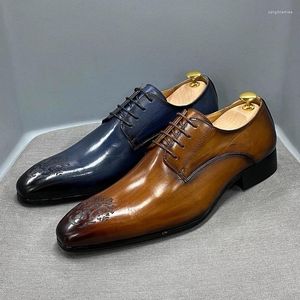 Dress buty męskie biznesowe skórzane skórki palce formalne derby mężczyźni moda koronkowa wysokiej jakości rzeźbione biura buty ślubne
