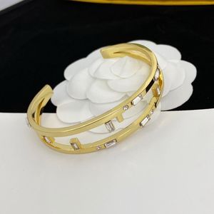 Kristalldiamant-F-Buchstabe-Art- und Weisearmband-Dame-Frauen-Armband-Edelstahl-18K Gold überzogene Einstellung graviertes kariertes offenes schmales Armband-Geschenke FB1 --06