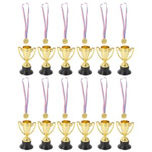 Dekoratif Nesneler Figürinler 1 Setler Plastik Altın Kupalar Kupalar Mini Altın Kupalar Kupa ve Ödül Madalyaları Ödülleri Küçük Madalyalar Hediye Ödülleri Spor için Toys 221202