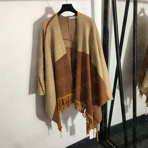 Brevtryck Kvinntröjor Shawl Hooded Hoodie med tofs modebrev damer stickade Cape Pullover kläder