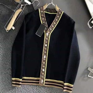 Men's Sweaters Designer Luxury Fends Italian Autumn and Winter New FF Women's Knitted Cardigan Coat V-Neck Sweater Letter Jacquard Fashion Br TQ10