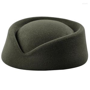 ベレー帽の女性スチュワーデスコスチュームアクセサリー不動産のユニフォームビンテージブリティッシュの客室乗務員の帽子