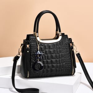 Moda yeni stil akşam çanta taş desen omuz çantası üst düzey yabancı çok yönlü crossbody kadın çantaları büyük kapasiteli çanta