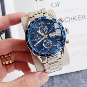 Andra klockor U1 Top AAA Mens klockor Highend Mens Automatic Mechanical Watch Selfwind Selling Business Style Waterproof Boutique Steel Watchband Sapphire Surfac