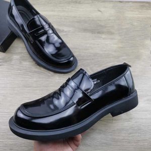 Britisch -Stil formelle Wirtschaftsschuhe echte Leder -Herren, die Ladungslaafer Herren Oxfords Schuhe fahren