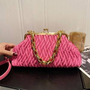 Bolsas de noite 2022 Famouse Brand Women Bolsa de corrente grossa e bolsas Designer Lady plissada Shell Clip Clutch Pink Green Crossbody Bag