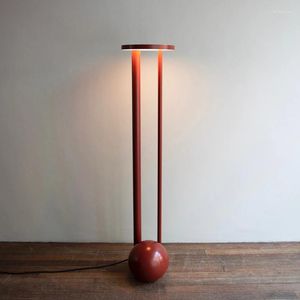 Golvlampor vin r￶d dekorativ designer lampa modern minimalistisk designk￤nsla konst vardagsrum soffa bredvid modellen