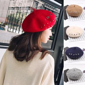 Berets Winter Beret Wool Hat Women Soft Warm Caps Knitted Rivet Decoration Accessory Comfortable Outdoor AIC88