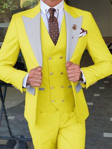 Ternos masculinos Blazers traje amarelo Homme Men 3 Peças Botões de ouro Smoking Tuxedos Tuxedos Terno Wedding Blazer Jaqueta Colete 221202
