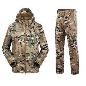 Erkeklerin Trailtsits Kamuflaj Suit Köpekbalığı Cilt Açık Mekan Kampı Su geçirmez Rüzgar Geçirmez Polyester Coats Ceket Hoody Tad Softshell Jacketpants 221202