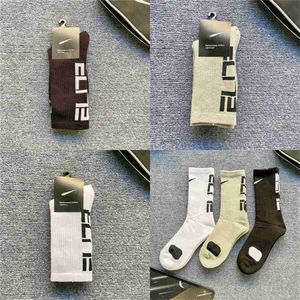 Fashion Brand Men's Cotton Running Crew Socks Middle Tube Casual Breathable Sports For Men and Women Soft Sock Q8X3