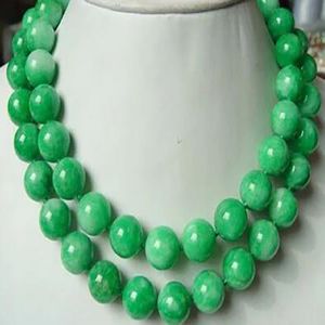 Charmiga smycken underbar grön sten 12mm halsband 32 tum