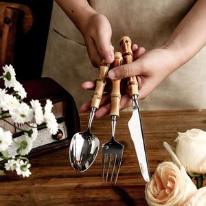Учетные наборы посуды 1624PCS Creative Bamboo Harder Hearboo Hange Steel Sware с набором столовых ножей для стейков включает в себя десертные ложки 221203