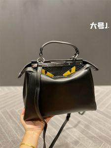 Neue Luxus-Damen-Umhängetaschen Designer-Handtaschen Kleine ikonische schwarze Leder-Damen-Umhängetasche mit zwei Fächern Tan Totes Designer-Handtaschen-Frauen-Clutch-Pruses