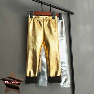 Leggings pieghevoli per bambini invernali autunnali pantaloni in oro in pelle in pelle in pelle peluche di velluto di velluto lucido tieni i pantaloni caldi per bambini 221203