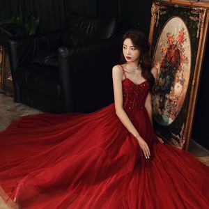 Abbigliamento etnico Donna Sexy Cinturino per spaghetti bordeaux Paillettes luccicanti Abiti da ballo Principessa Abito lungo da sera in tulle con scollo a barchetta Toast