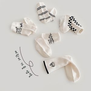 Crianças Socks Milancel Baby Sock Cartoon Alfabeto fofo para crianças 221203