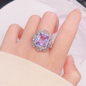 Anéis de casamento Luxury Ladies Eternnsl Ring Incloy Praça roxa de zircônia cúbica Jóias elegantes para mulheres GIF do Partido de Banqueiros de Engajamento