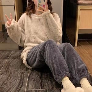 home clothing Winter Flannel Pajamas Set For Women Coral Fleece ONeck Pyjamas Suit Long Sleeve Trouser Female Sleepwear Home Clothes 221202