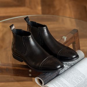 Brogue Esculpido Cavalheiros Sapatos Feitos À Mão Estilo Vintage Terno Formal Botas Mens Martin Botas 389