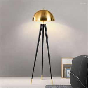 Zemin Lambaları Kırmızı Pied De Lampe Kristal Duran Lamba Cam Top Candelabra Endüstriyel Tripod