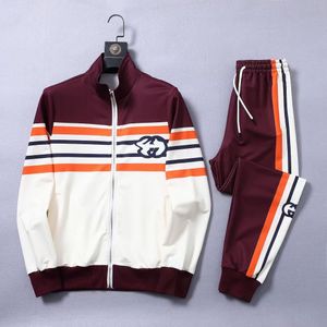 2022 Erkek Trailsuit Luxury 2 Parça Set Gündelik Hoodies Sweatshirt Sweatpants Suit Gençler Spor Baskı Jogging S-3XL Giyim Basılı Spor Giyim Markası Q106