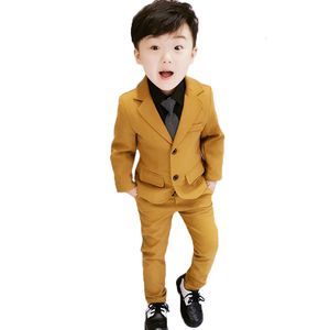 Anzüge Jungen Hochzeitskleiderjacken Hosen 2pcs formeller Anzug Kinder Geburtstagsfeier Kleidung Set Blumenmarke Blazer 221205