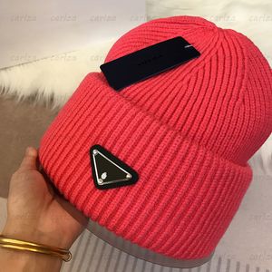 Designer Metal Label Beanie Luxury Sticke Hat Fashion Blue Red Cotton Beanies for Womens Hats P Warm Caps Soft Nylon Bonnet 7 Colors 2022