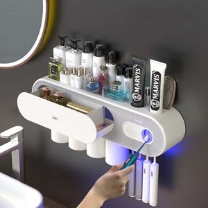 Toothbrush Holders Wall Mounted Automatic Toothbrush Holder Toothpaste Squeezer Solar Energy UV Toothbrush Holder Storage Rack Bathroom Accessories 221205