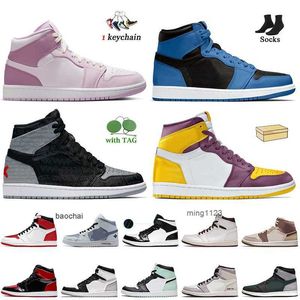 2023 Top Fashion Women Men Jumpman 1s High OG 1 Basketball Shoes Mid Valentines Day Dark Marina Blue Rebellionaire Yellow Toe A Ma Maniere JORDON