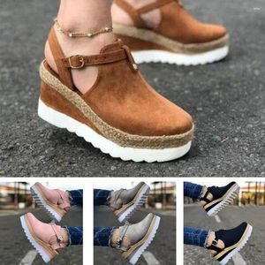 Sandalen Frühling Frauen Vintage Keilstroh dicker Boden Neigung mit Schnallenflächen Plattform mit geschlossenem Sommer weiblicher Kausalschuhe