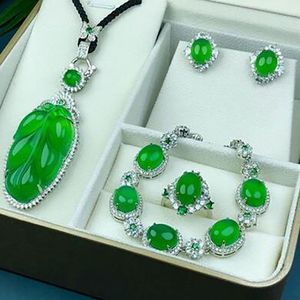 Очаровательные украшения зеленые нефритовые женщины натуральное ожерелье подвеска свинцы с серьгами браслеты кольца кольца ювелирные наборы
