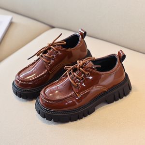 Tênis tênis de sapatos de criança marrom sólida outono u unisex britânico estilo crianças e meninos para show escolar casual 221205