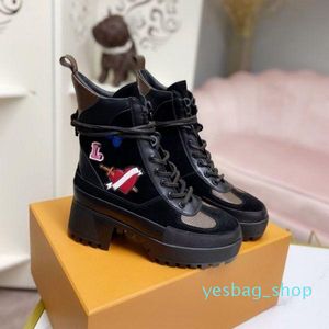 Women Platform Sand Boots Luxury Brand Designer 100% äkta läder tjock 09 ankel Boot Flamingo Medal Leopard Print Ladies Winter Desert Booty Storlek 35-42