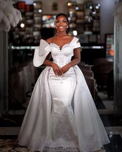 Великолепные на плечах атласные русалка свадебные платья аппликации кружевные корсетные свадебные платья с бисером