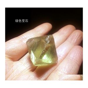 Arts and Crafts 2pcs Beautif grandi dimensioni viola e verde fluorite ottaedro cristalli di ottaedro pietre di guarigione per il ciondolo chakra 629 s2 d dhph0