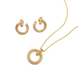 Luxury Full Diamond Crystal Hoop T örhängen Brand Classic Designer Women's Earrings Fashion Korean Plating 18K Gold Earring smycken gåvor