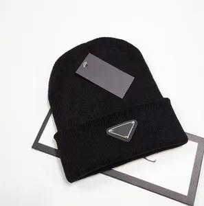 Nuovo cappello di lana all'ingrosso coppia femminile all'aperto studente maschio tutto abbinato stile coreano all'aperto mantenere caldo inverno lavorato a maglia a prova di freddo