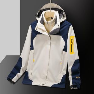 Mens Jackets de pelúcia espessada amantes esportivos e mulheres grandes três em uma cor de cardigã com capuz para o calor ao ar livre 221206