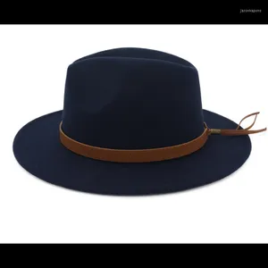 BERETS 2022高品質の女性フェルト帽子fedoras女性のためのビッグブリム帽子ブリティッシュスタイルのビンテージレディフラット