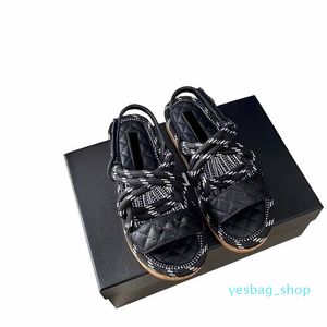 Platform Sandallar Tasarımcı Espadrille Tasarımcı Ayakkabı Terlik Loafers Flip Flops Moda Slaytları Düz ​​Deri Lüks Retro 90'lar Kırmızı 556 Koyun Dinini Kadın Boyut