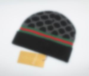 2023 Berretto di lusso Designer Cappello lavorato a maglia Uomo donna Berretto per il tempo libero Lettere Berretti casual Moda all'aperto 4 colori A5