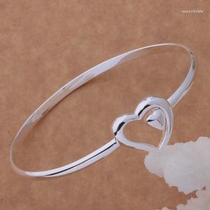 Braccialetto AB046 Braccialetti di fascino di colore argento fortunato per le donne Gioielli di moda Splendido braccialetto a cuore singolo / acjaitqa Aivajaca