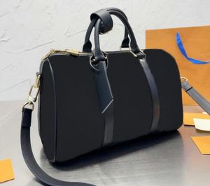 Tasarımcı Çantalar Orta Duffle Bag Kabartmalı Orijinal Deri Çanta Seyahat Bagaj Büyük Kapasite Tote Çantalar Altın Donanım Zipper Cep İçinde