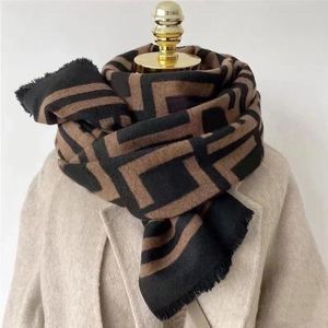 Designer Wool Scarves Topp Super Pure herrscarf Dam Mjuka avancerade tyger Lyxiga rutmönster Lång tryckt sjal AAA