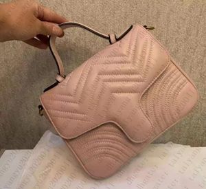 5 Madenler Luxurys Kadınlar Crossbody Bags Tasarımcılar Kalp V Dalga Desen Omuz Çantaları Messenger Pruse Zinciri Tote Moda Kadın Çantası 001
