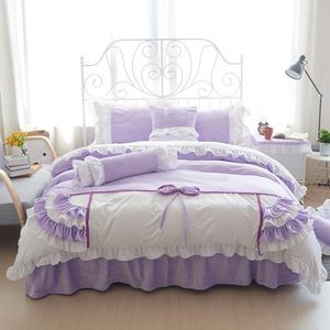 Sängkläder sätter Crystal Goatswool Coral Fleece Winter Warm Velvet Sweet Purple Set King Princess Thermal Ruffle duvetcover Bedskirt