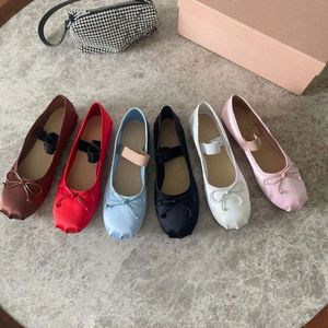 Retro elastic band Miu women's ballet shoes boat shoes designer brand bow flat Mary Jane comfortable black and white pink gray red.